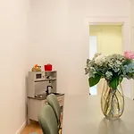 Apartment Family 3 Bedroom *