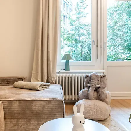 Family 3 Bedroom Апартаменти Цюрих