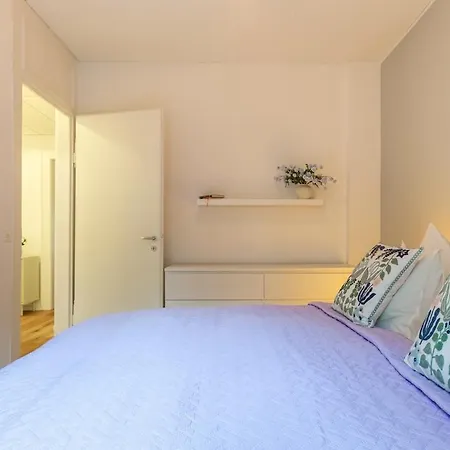 Family 3 Bedroom Апартаменти Цюрих